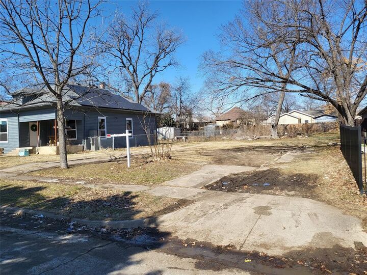 Photo de la propriété:  1021 E Richmond Avenue  TX 76104 