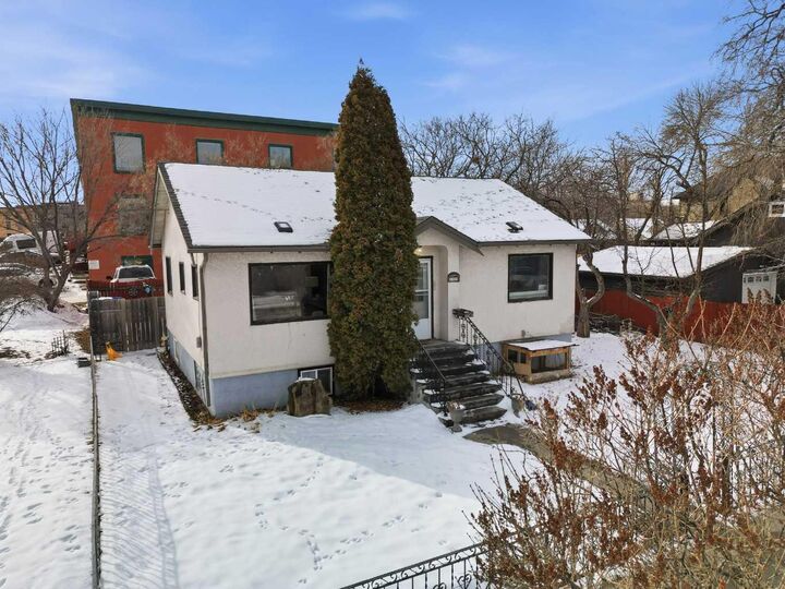 Property Photo:  1339 11 Avenue SE  AB T2G 0Z6 