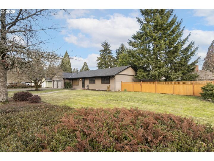 Property Photo:  917 Topeka Ln  WA 98664 