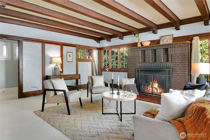 Property Photo: 916 20th Avenue E WA 98112