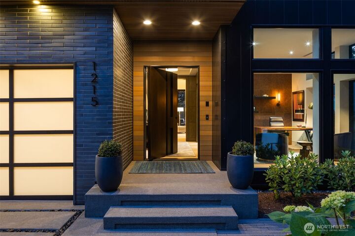 Property Photo:  1215  96th Avenue SE  WA 98004 