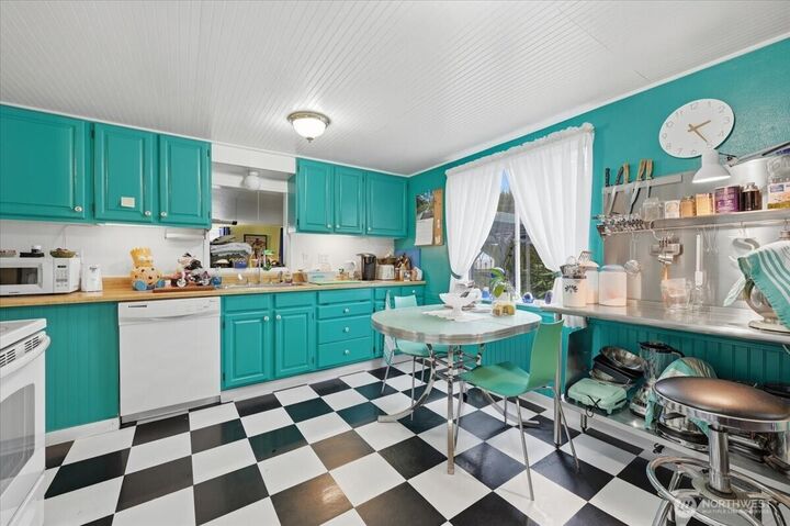 Property Photo:  8904  220th Street SW  WA 98026 