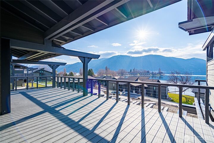 Property Photo:  1  Yacinde Court G3  WA 98831 