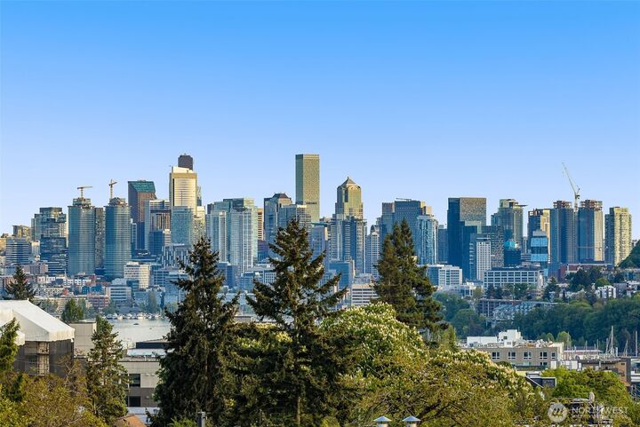 Property Photo:  4418  Midvale Avenue N  WA 98103 