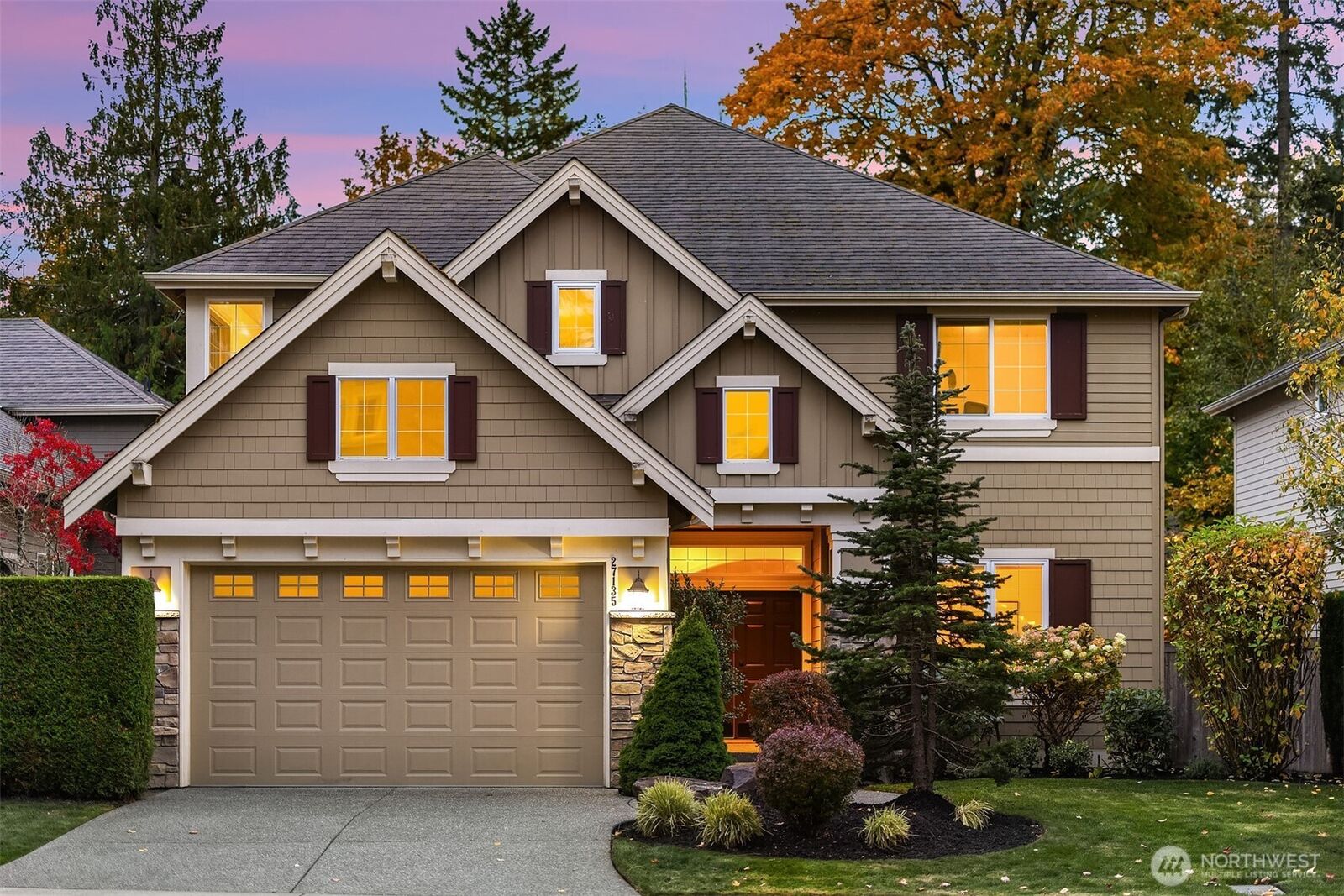 Property Photo:  27135 SE 13th Street  WA 98075 