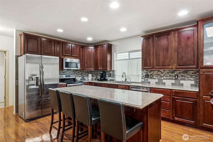 Property Photo: 15313 87th Avenue E WA 98375