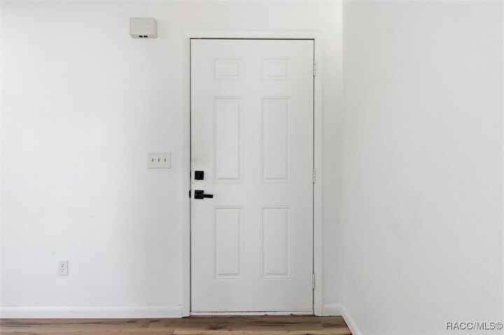 Property Photo:  5284 Springwood Road  FL 34609 