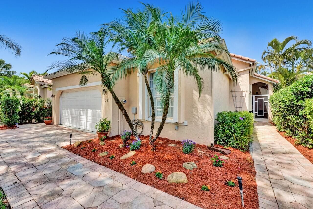 Property Photo:  11067 Springbrook Circle  FL 33437 