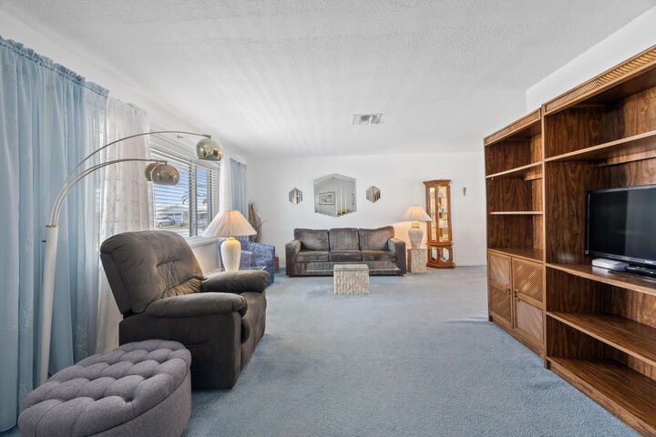 Property Photo: 1828 SW 17th Street FL 33426