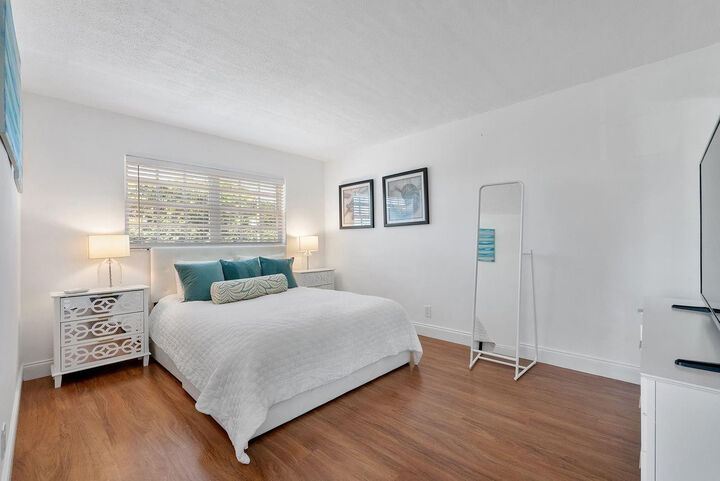 Property Photo: 2301 NE 14th Street Causeway 306W FL 33062