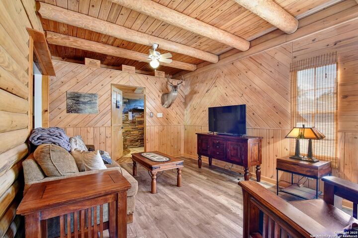 Property Photo:  920 Pebble Bch Dr NW  TX 78063 
