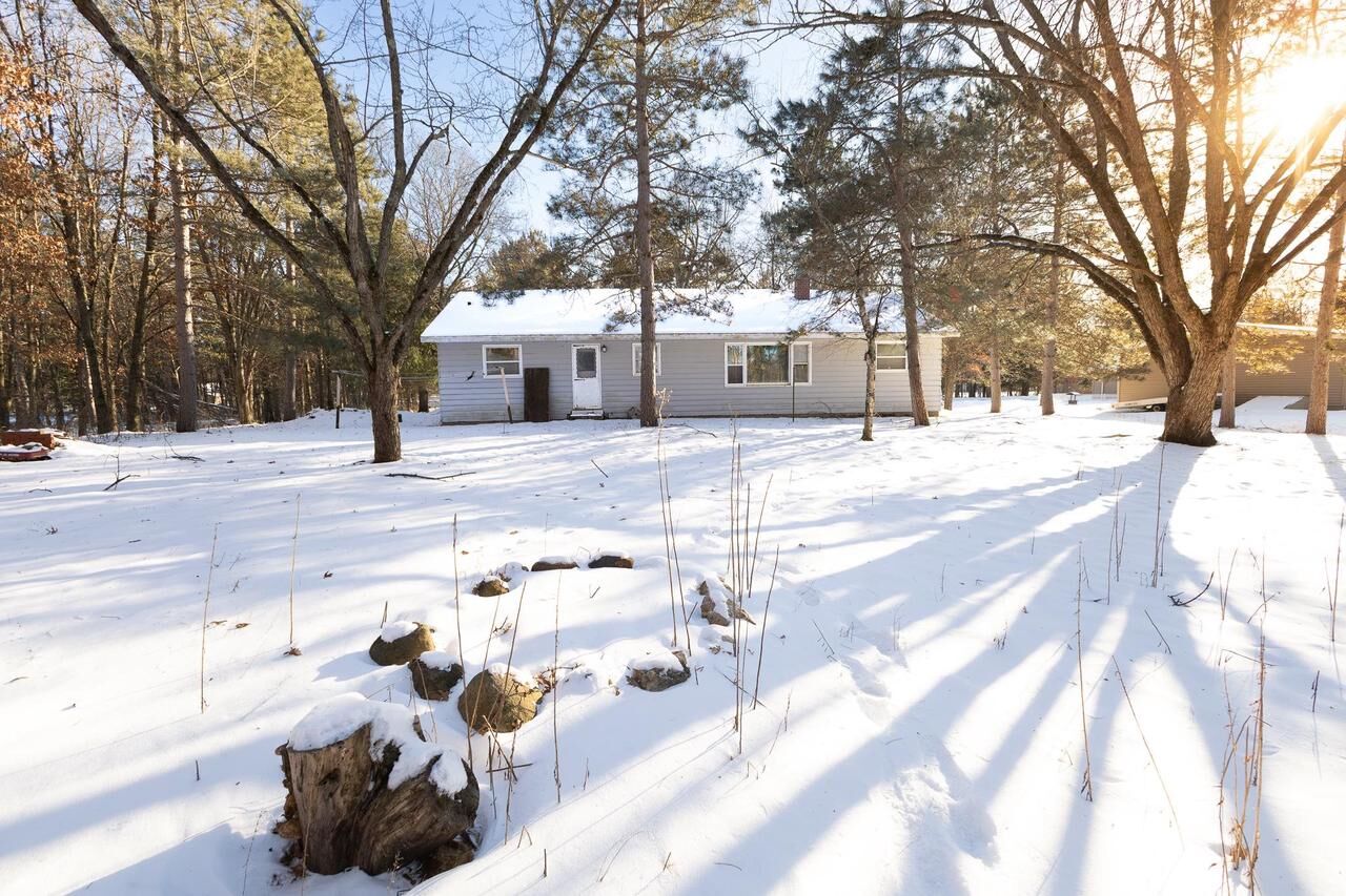 Property Photo:  960 East Court  WI 54457 