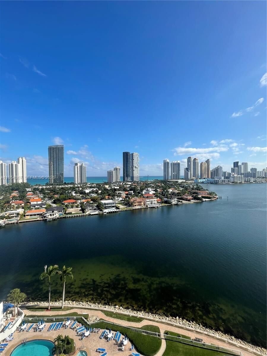 Property Photo: 19101 NE 36th Ct 1910 FL 33180