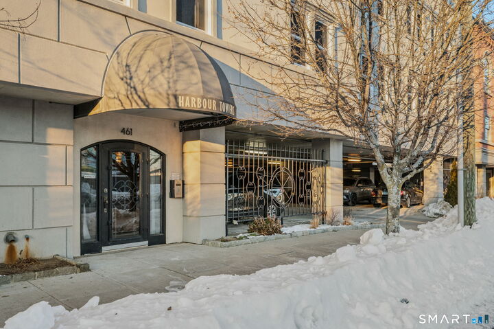Property Photo: 461 Bank Street 402 CT 06320