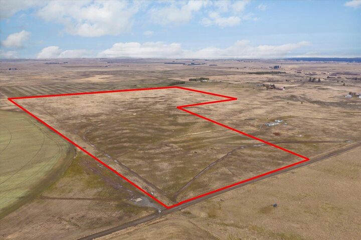 Property Photo:  295xx W Hallett Rd  WA 99022 