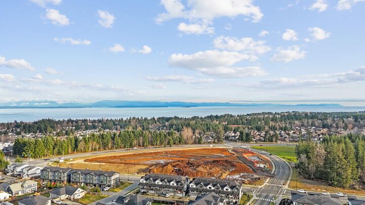 Property Photo: 749 Salmonberry St BC V9H 0G1