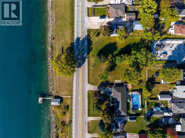 Property Photo:  2002 St. Clair Parkway  ON N7T 7H5 