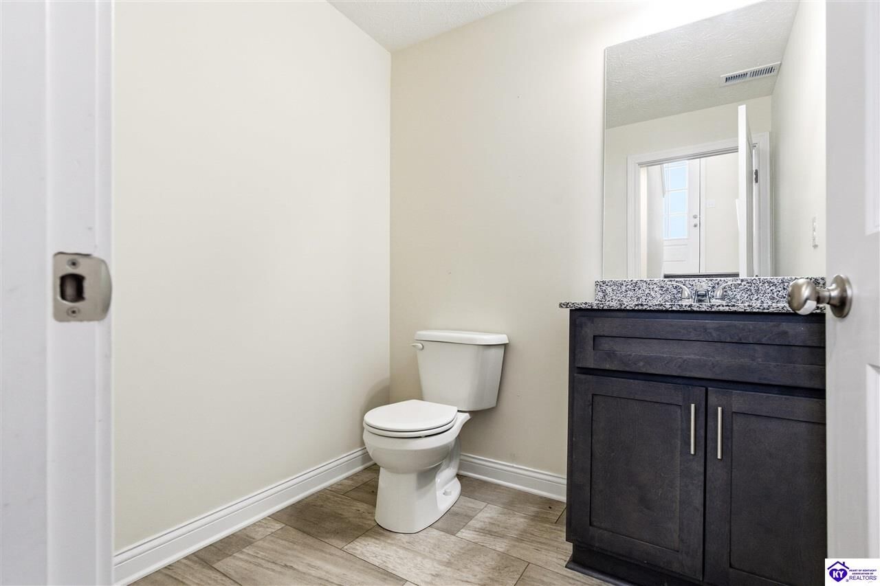 Property Photo:  125 Sawgrass Avenue  KY 40175 