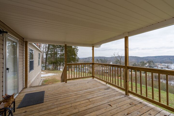 Property Photo:  209 Matthews St  TN 38485 
