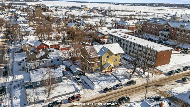 Property Photo: 154 Cumberland Street 6 PE C1A 5C4