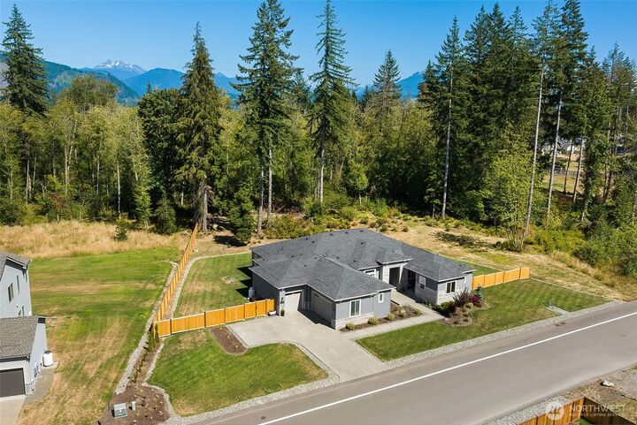 Property Photo: 12417 144th Avenue NE WA 98258