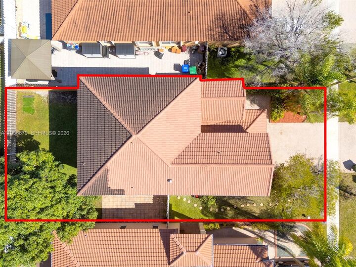 Property Photo: 19249 NW 13th St FL 33029