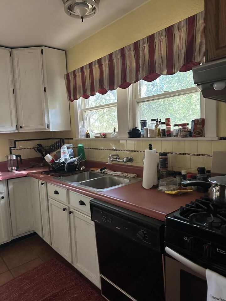 Property Photo:  1516 Jepsen Avenue  CA 93212 