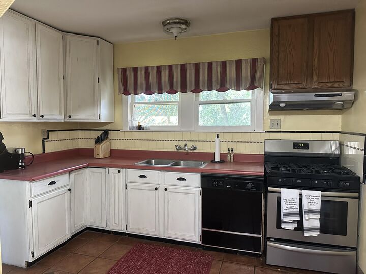 Property Photo:  1516 Jepsen Avenue  CA 93212 