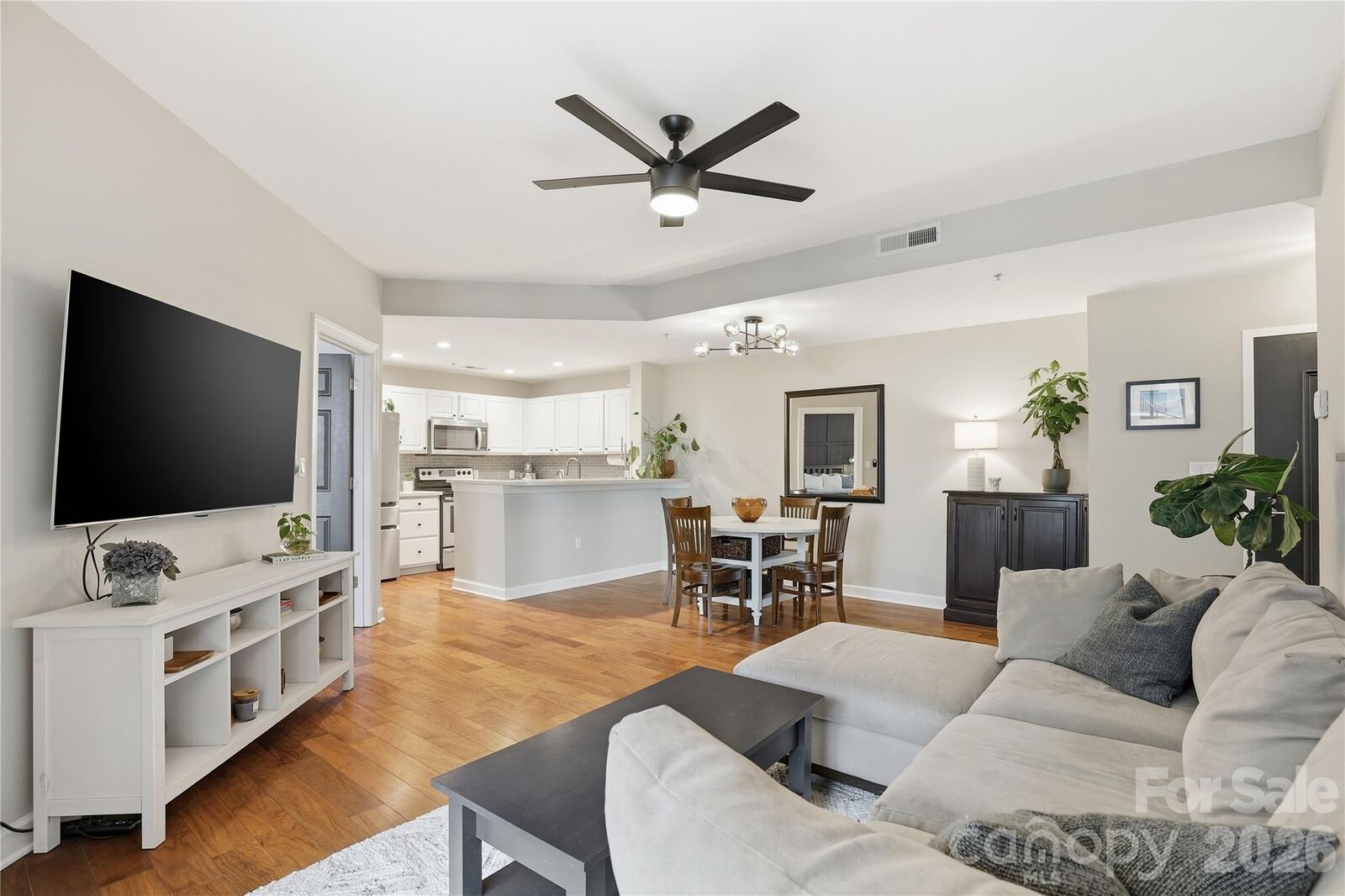 Property Photo:  718 W Trade Street 305  NC 28202 