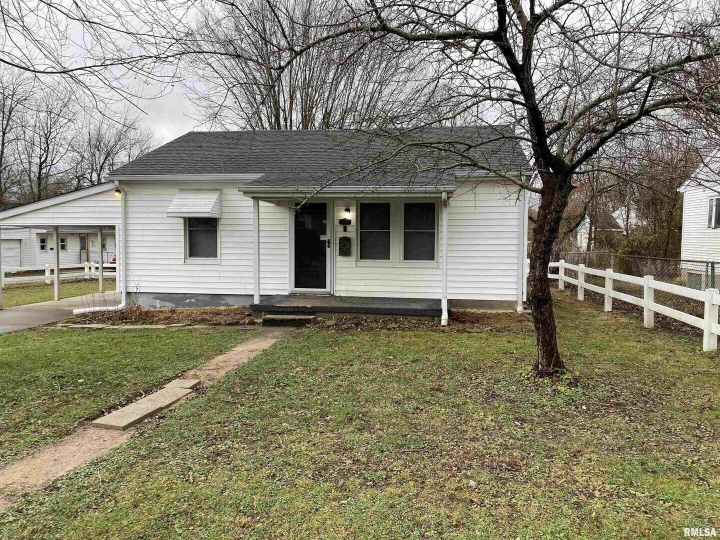 Property Photo:  1219 Midway Court  IL 62959 