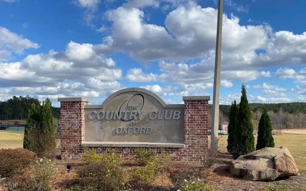 Property Photo: 1069 Augusta Drive MS 38655