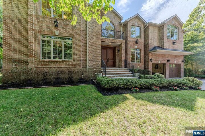 Property Photo: 186 Hickory Lane NJ 07624