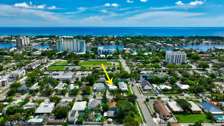 Property Photo:  629 SE 4th Avenue  FL 33483 