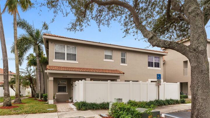 Property Photo:  12652 SW 54th St  FL 33027 