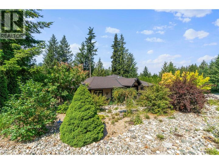 Property Photo: 2762 Glenview Road BC V0E 1H1