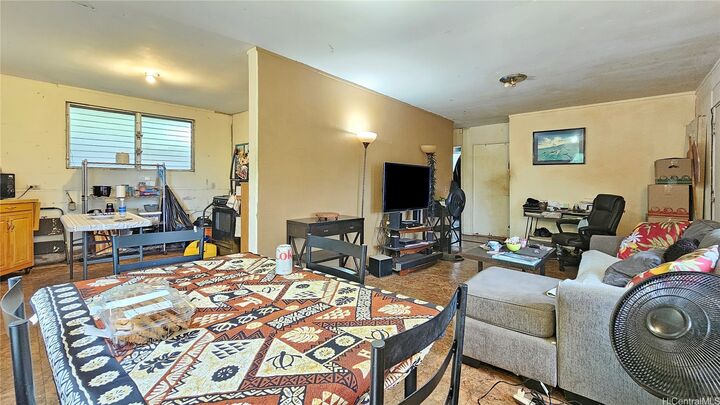 Property Photo: 726 Iaukea Street HI 96813