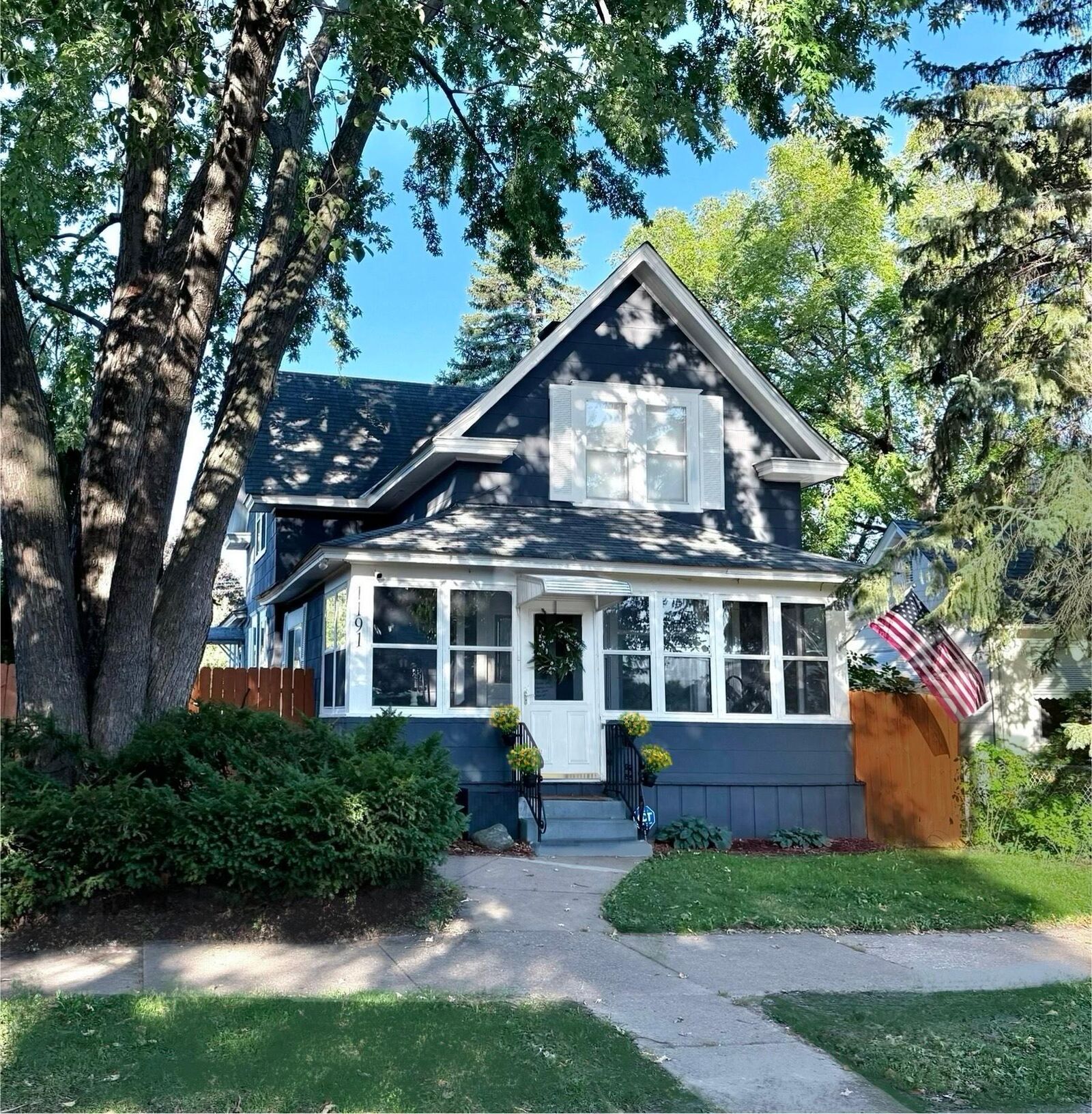 Property Photo:  1191 Albemarle Street  MN 55117 