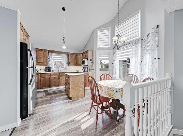 Property Photo: 9 Hunters Mews AB T1S 1M2