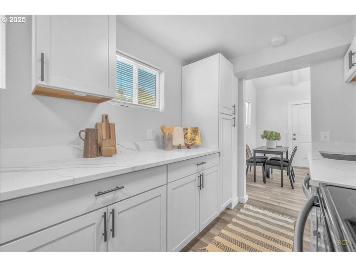 Property Photo:  8125 SE 52nd Ave  OR 97206 