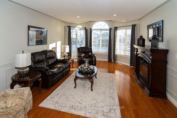 Property Photo: 156 Gracehill Crescent ON L8B 1A5