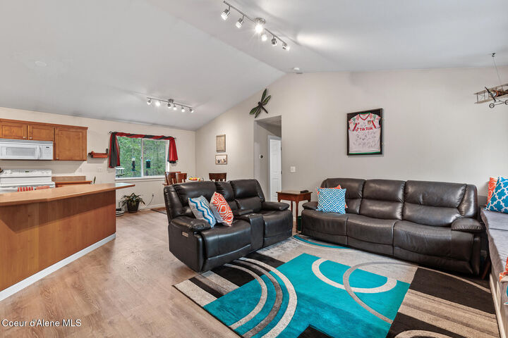 Property Photo:  32053 N Red Dell Loop  ID 83801 