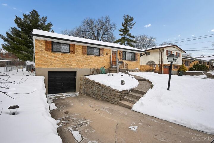 Property Photo:  3855 Ridgecombe Drive  OH 45248 