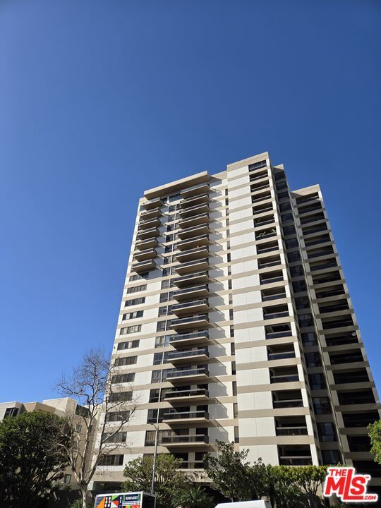 Property Photo:  10445 Wilshire Blvd  CA 90024 