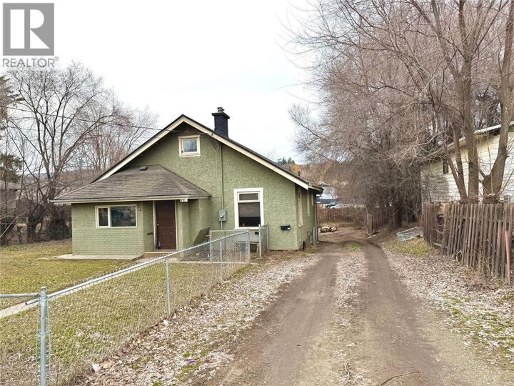 Photo de la propriété:  3708 25 Avenue  BC V1T 1P3 