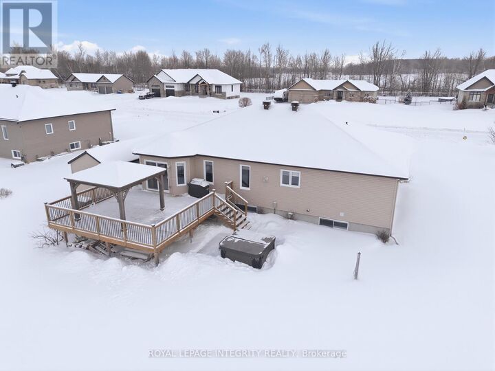 Property Photo:  251 Rue Des Violettes Street  ON K0A 2A0 