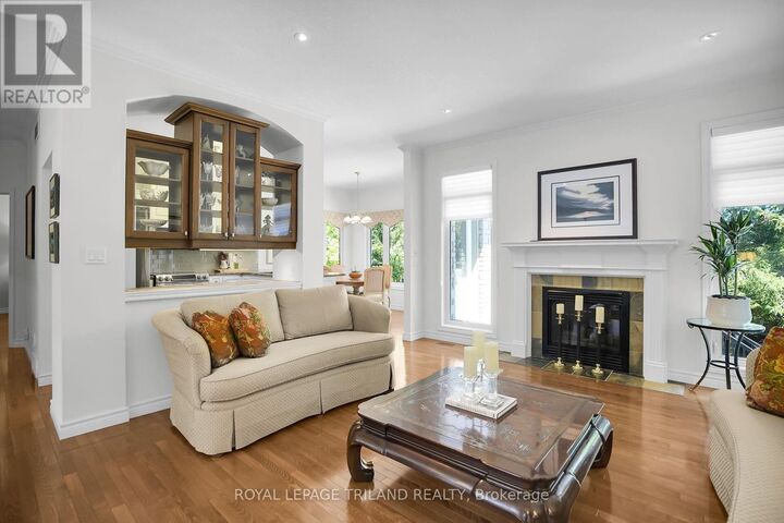 Property Photo:  26 Butternut Lane  ON N6K 4J4 