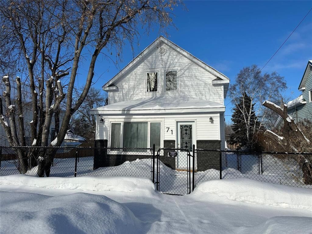 Property Photo: 71 1st Street East MB R9A 1K2
