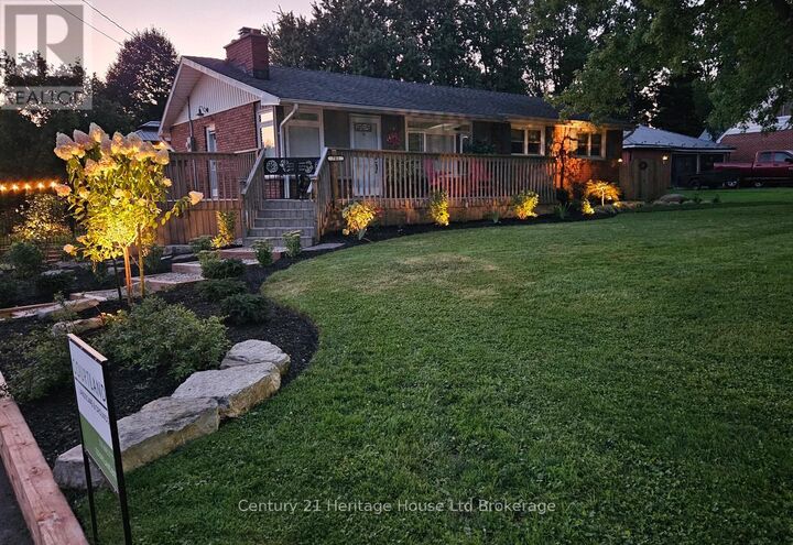 Photo de la propriété:  702 Queen Street  ON N0J 1M0 