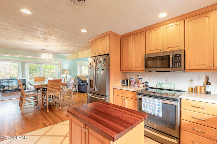 Property Photo:  1 Hickory Lane  FL 32118 