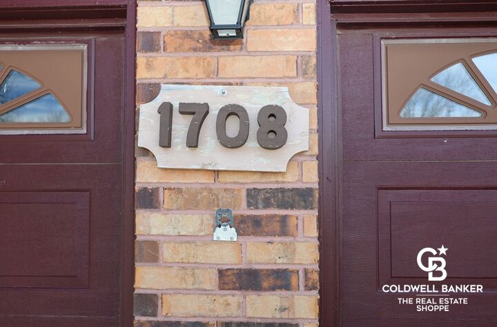 Property Photo:  1708 E Labrador Boulevard  KS 67846 